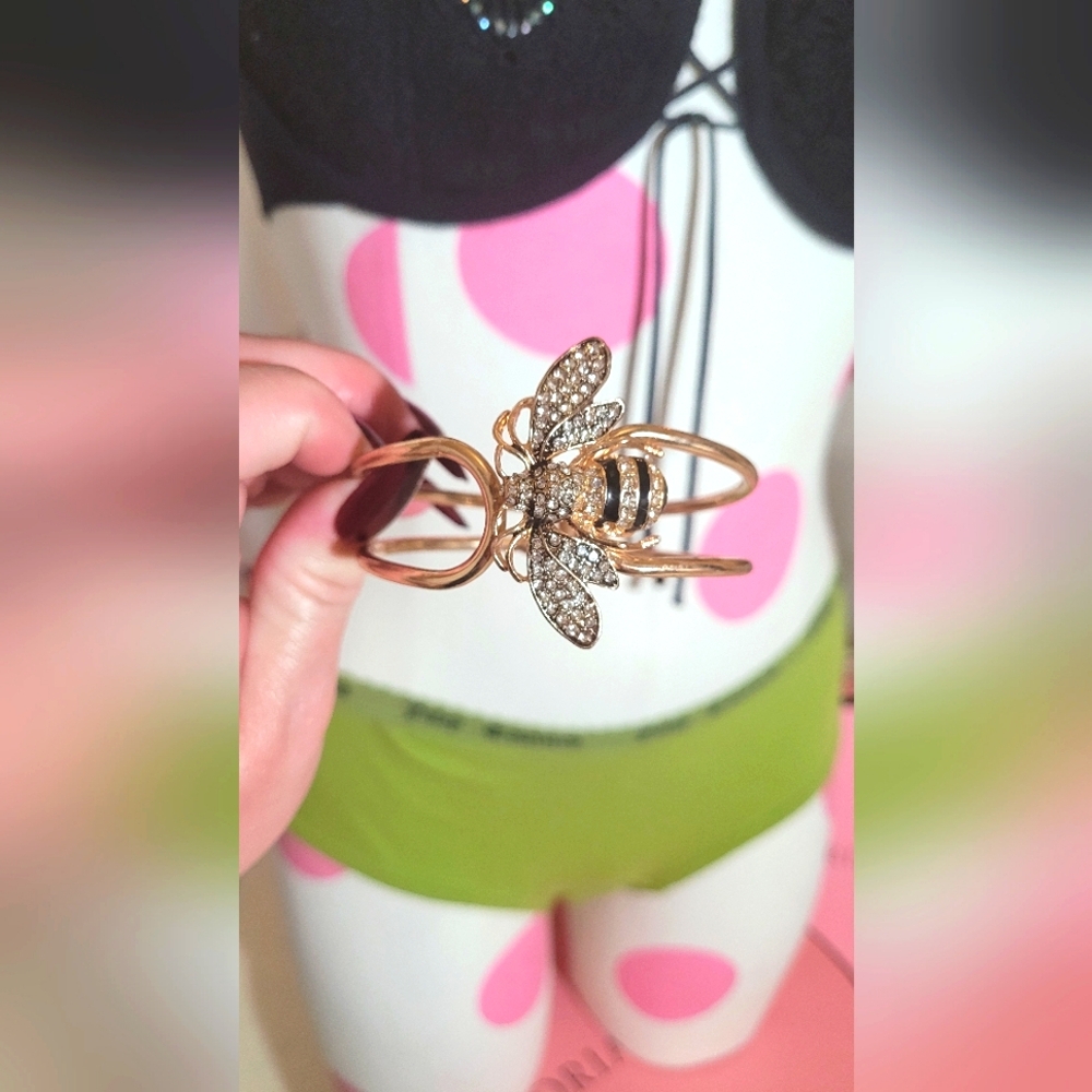 New Gold Bee Statement Braclet - image 1